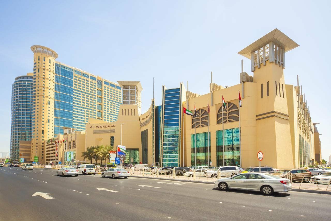 Grand Millennium Al Wahda Hotel And Executive Apartments Abu Dhabi Exterior foto